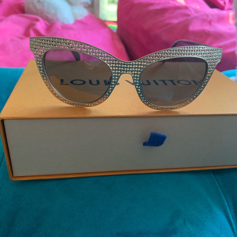 Marc Jacobs gold sunglasses 🕶